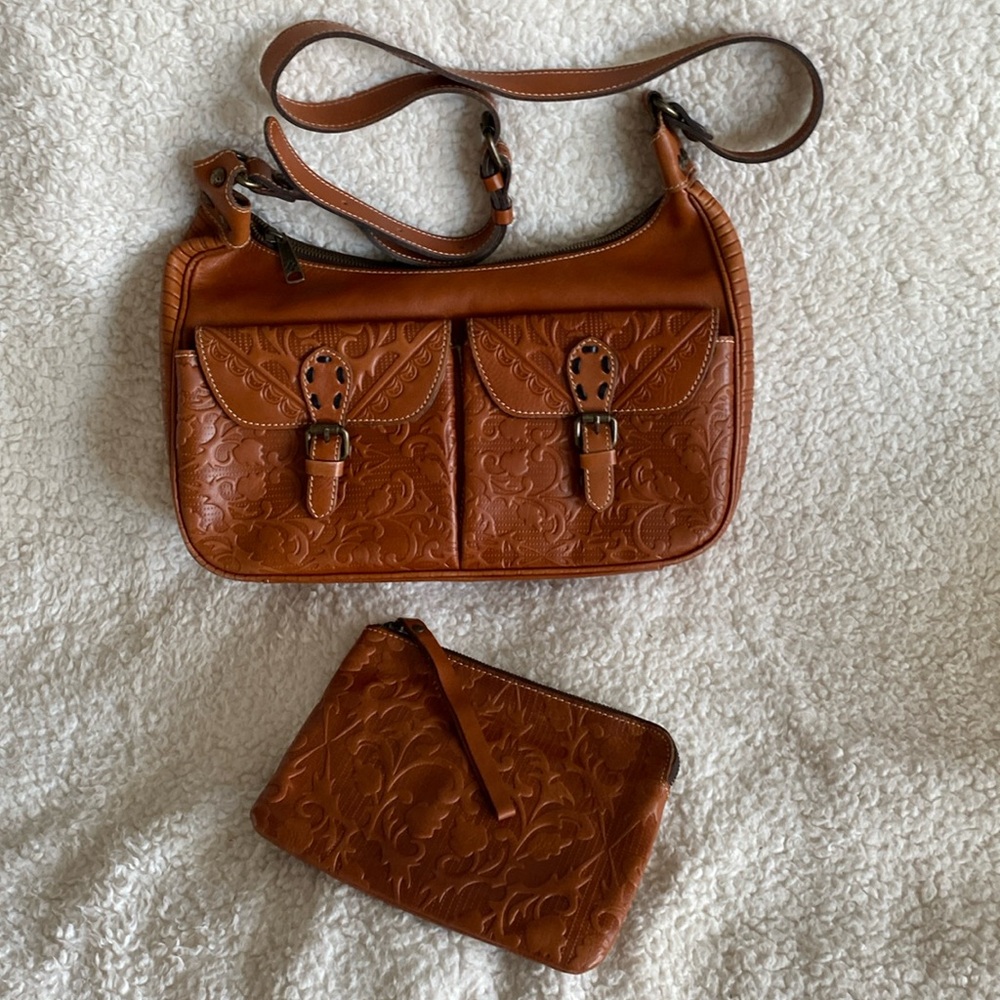 Patricia Nash vintage Piacenza crossbody with matching Cassini wristlet.